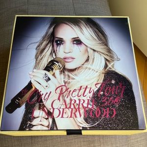 Carrie Underwood VIP Merchandise Box
